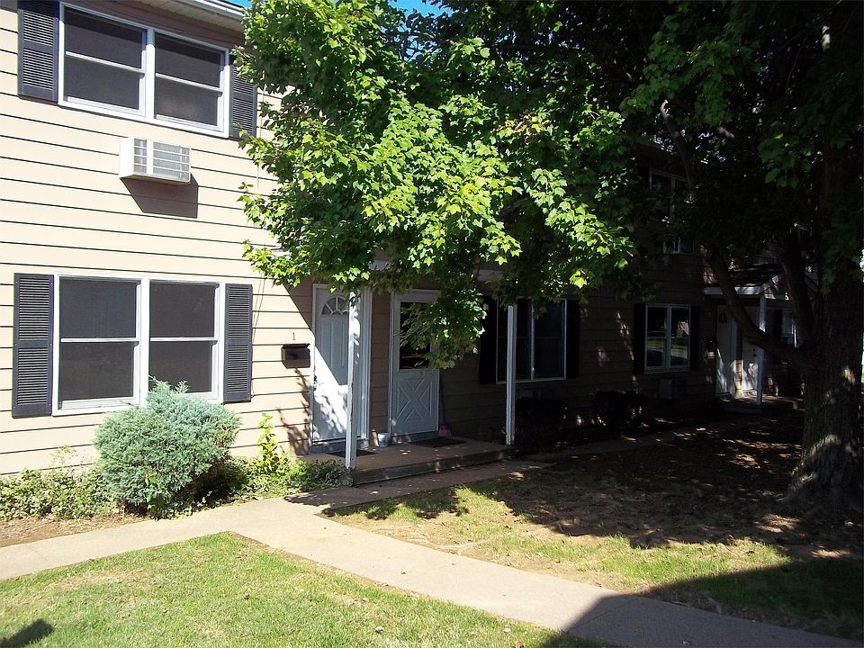 Front door entrance -

Window A/C