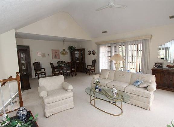 4th image of 32 Cherry Blossom Ln #32