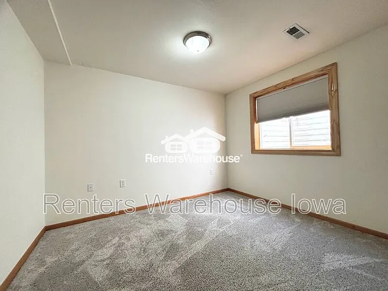 330 NE Cardinal Ln — Photo 20
