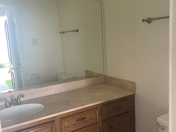 4th image of 3118 Dickinson Ave