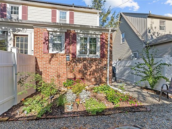 5th image of 1 Parkside Dr