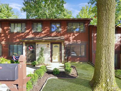 7 Stone Ln, Staten Island, NY, 10314