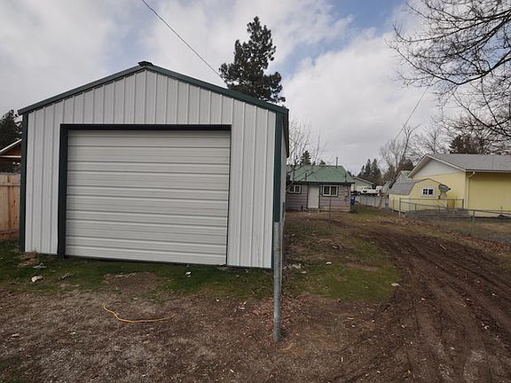 3rd image of 208 E 10th Ave