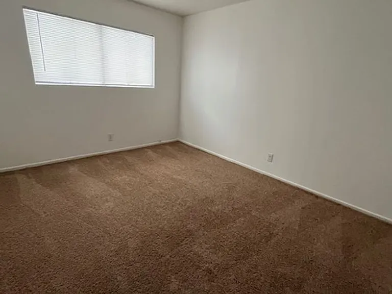 728 Aster Ln — Photo 15