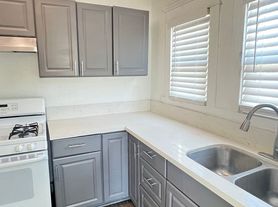 920 N. Washington in Long Beach!, 3