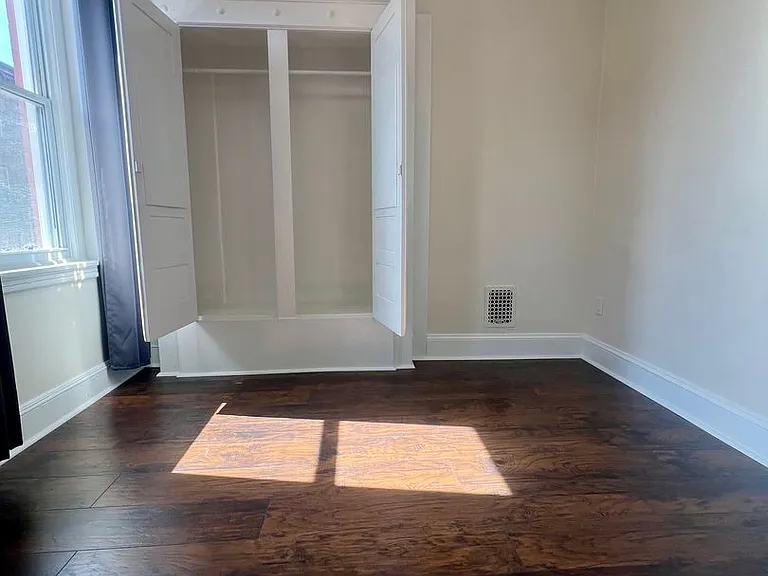 2165 W Grange Ave — Photo 15
