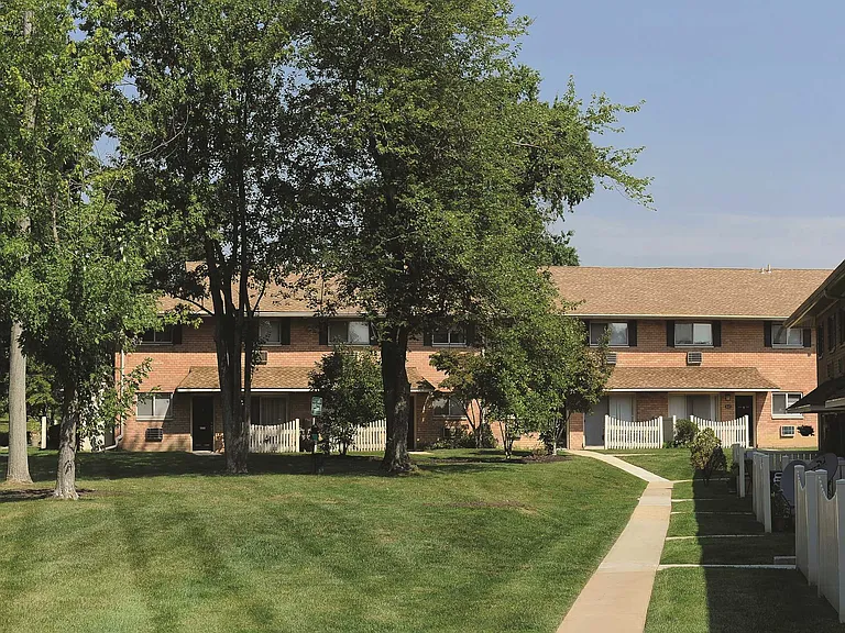 Golf Club Apartments — Photo 15