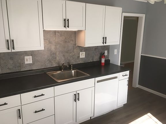 Updated Kit with Dishwasher