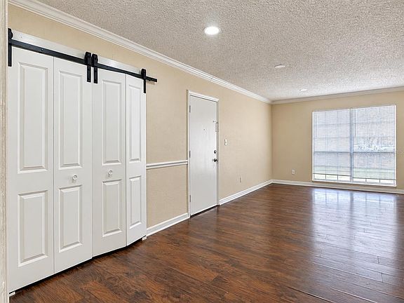 3rd image of 335 Wymore Rd APT 201