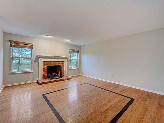 3rd image of 1304 Totten Dr