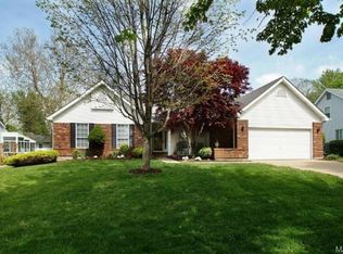 112 Robins Song Dr, Ballwin, MO 63021