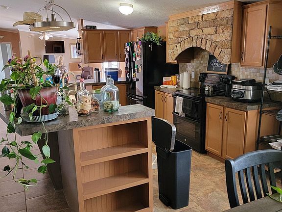 5th image of 37 Windy Ridge Rd