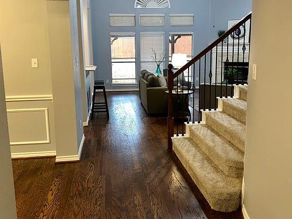 5th image of 8517 Royal Montreal Dr