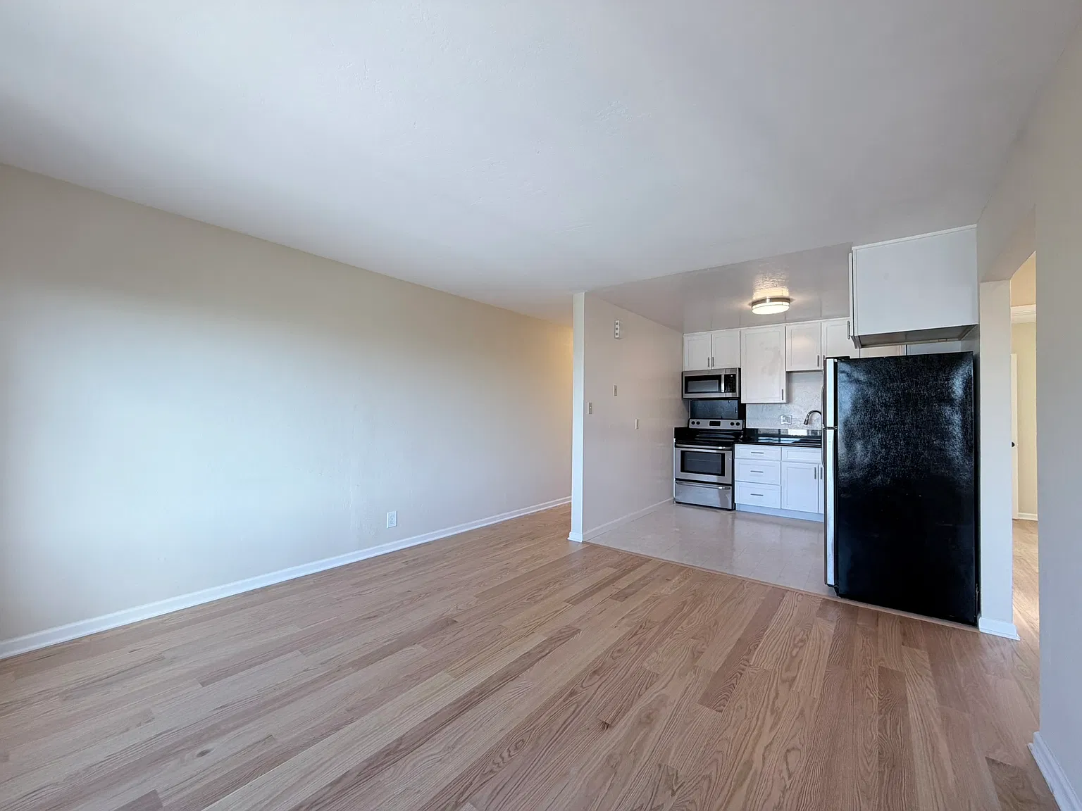 2 bed, 805 sqft, $4,500 — Photo 4