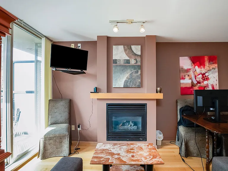 989 Richards St #708 — Photo 23