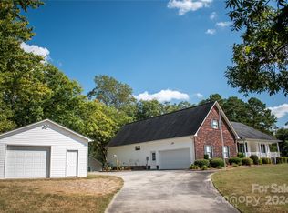 1516 Enochville Rd, Kannapolis, NC 28081