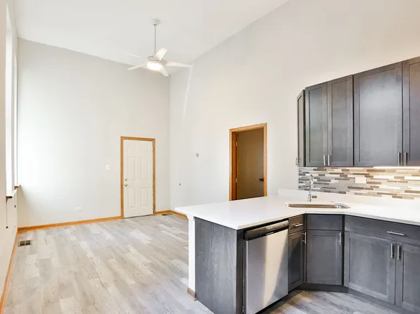 1435 W Blackhawk St #3R, Chicago, IL 60642
