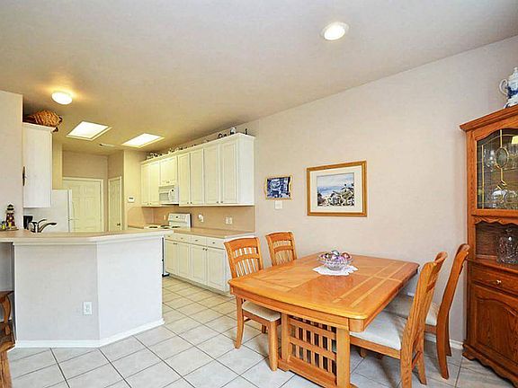 3rd image of 16846 Bellmoor Ln