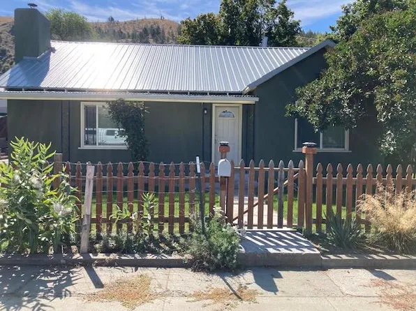 522 SE Hillcrest Rd, John Day, OR 97845