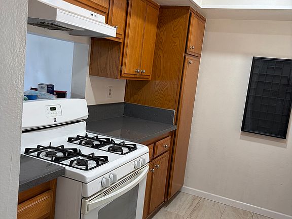 4th image of 7248 Newlin Ave #2