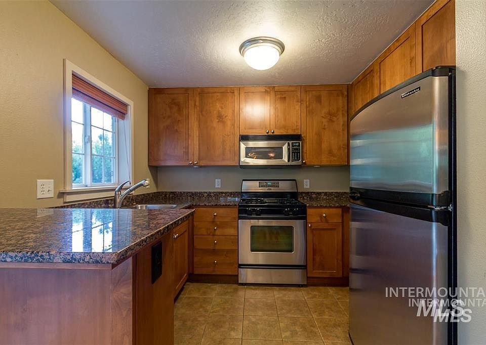 2nd image of 408 W Village Ln
