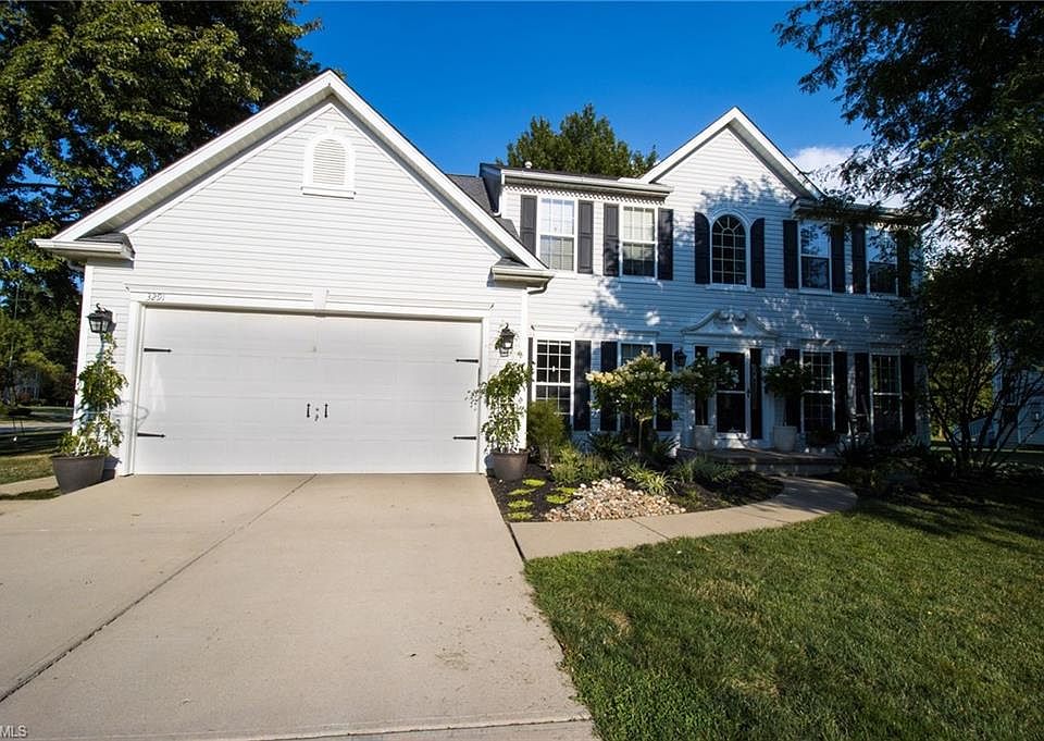 1st image of 3291 Persimmon Ln