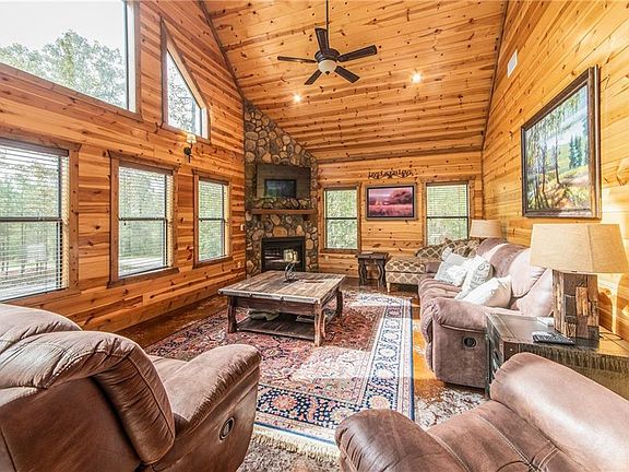 3rd image of 33 Banjo Ln