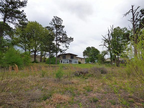 3rd image of 187 Hickory Ln