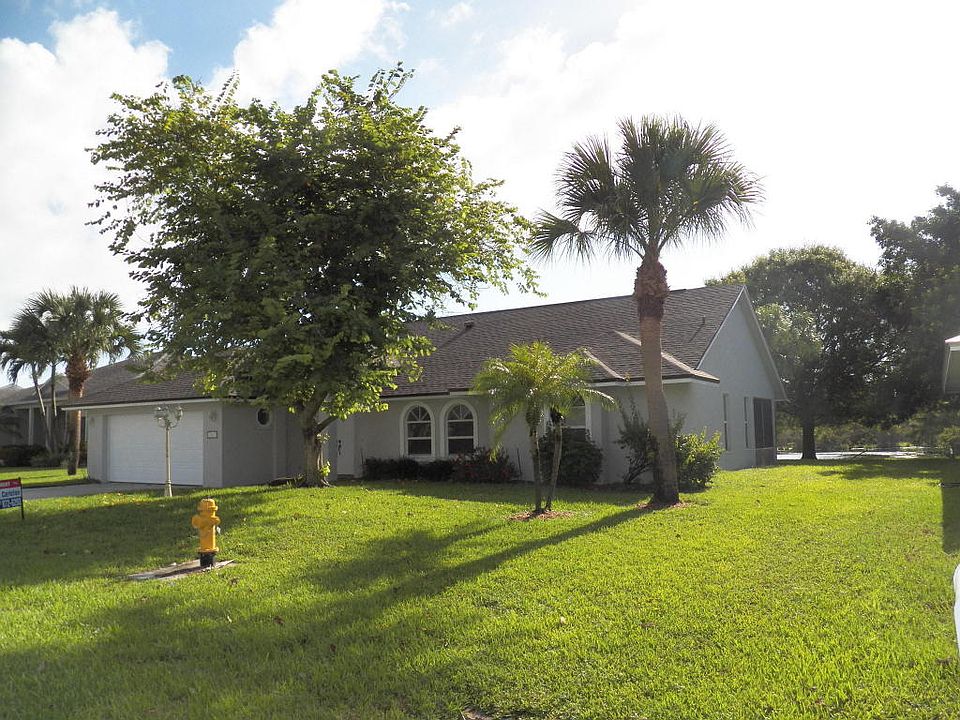 1st image of 1813 NE Acapulco Dr