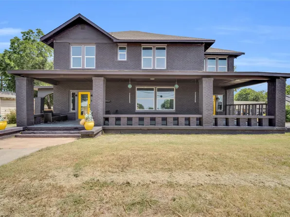 805 E Wise St, Bowie, TX 76230