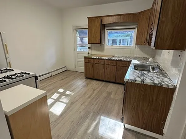 106 Pearl St APT 1, Cambridge, MA 02139