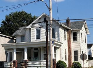 29 Chestnut St, Pottstown, PA 17929