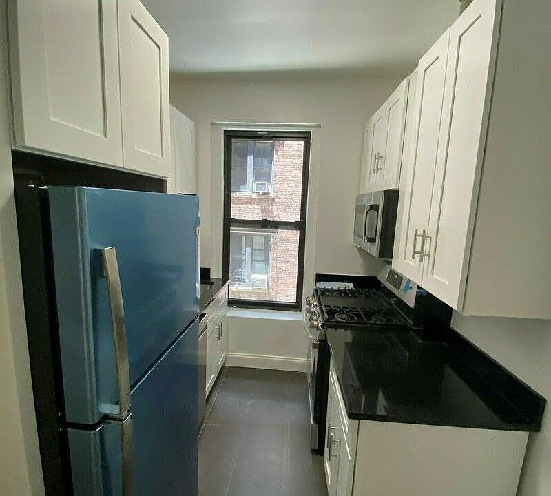 1st image of 48 Pinehurst Ave APT 2