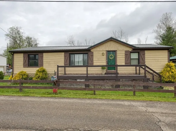 2441 Ohio Ave, Cambridge, OH 43725