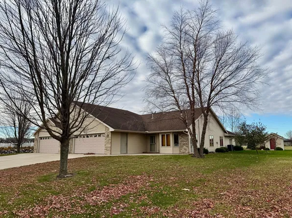 701 Simplicity Dr #B, Ellendale, MN 56026