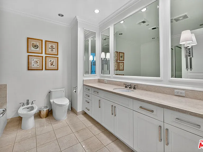 10727 Wilshire Blvd #1802 — Photo 16