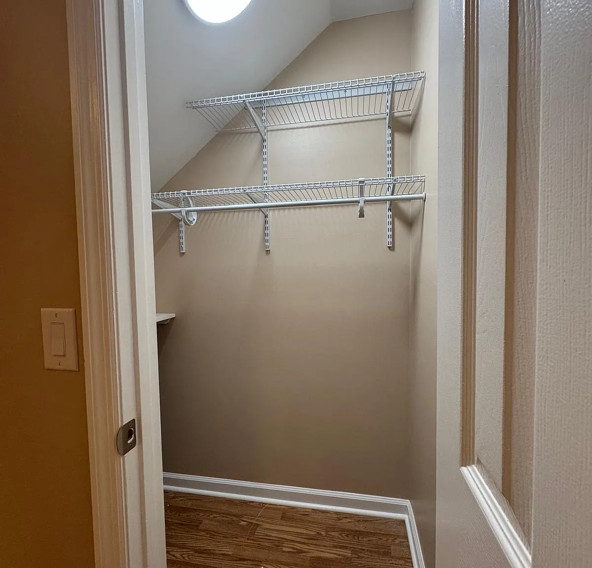 2 bed, 1018 sqft, $1,300 — Photo 3