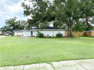 725 Jefferson Dr, Lake charles, LA 70605
