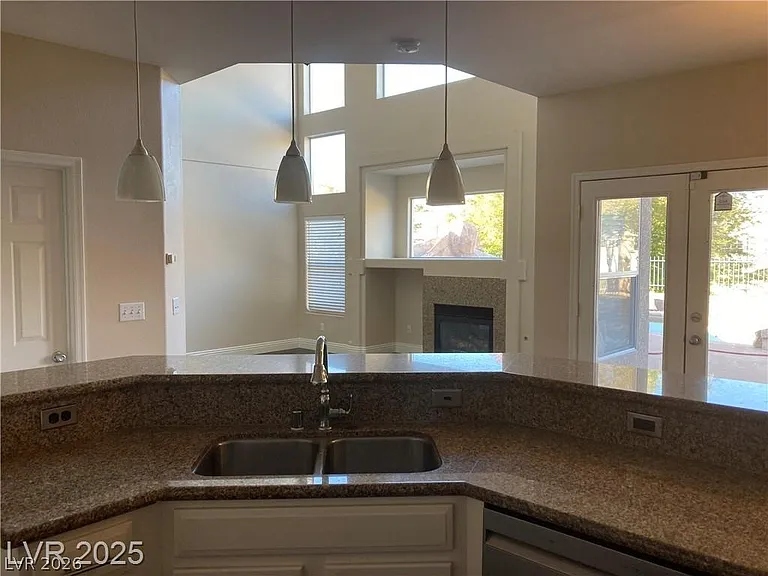 3120 Whispering Canyon Ct — Photo 8