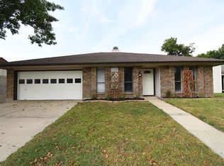 301 Ivanhoe Dr, Victoria, TX 77901
