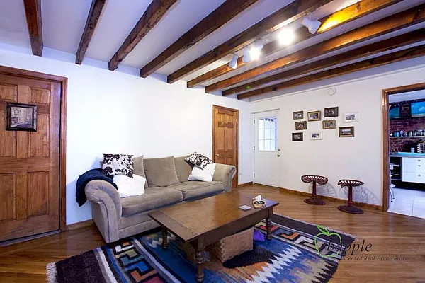 Rented by Bapple | media 14