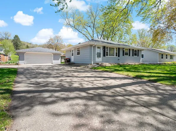 1950 Barry Dr, Newport, MN 55055