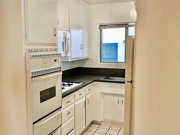 4th image of 11748 Mayfield Ave APT 8