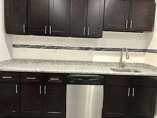 5th image of 4705 N Albany Ave APT 2