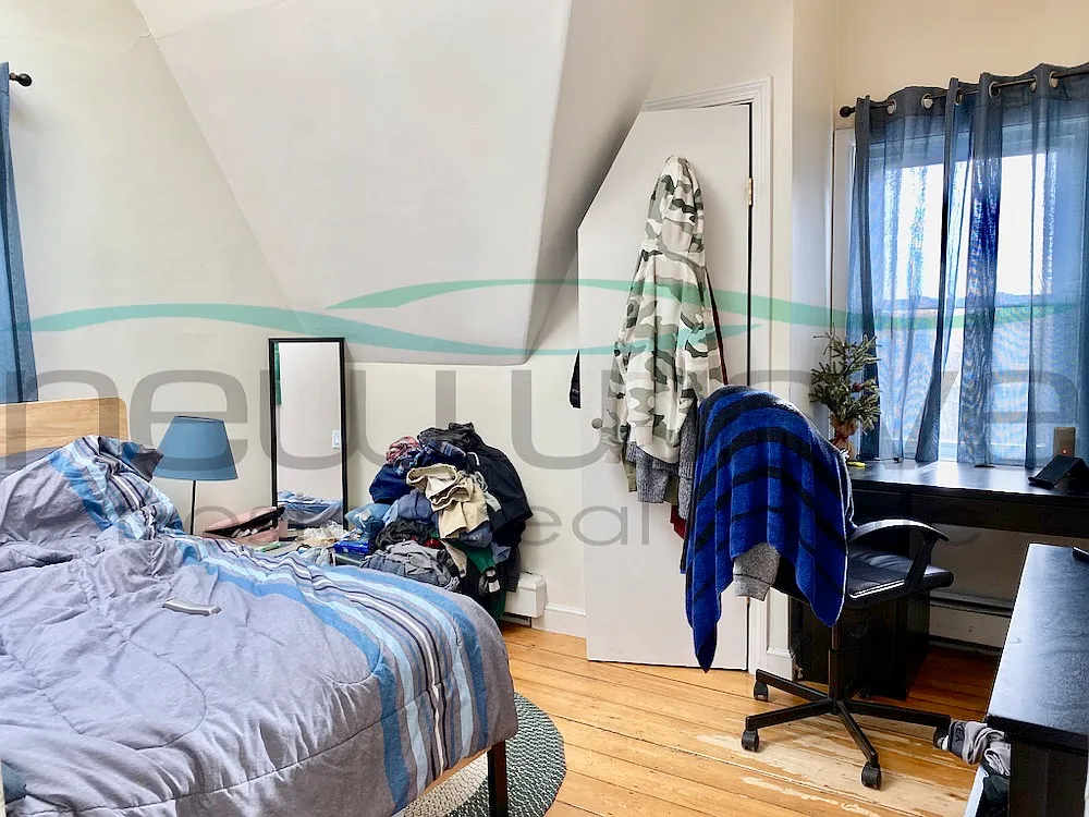 3 bed, 999 sqft, $4,700 — Photo 4