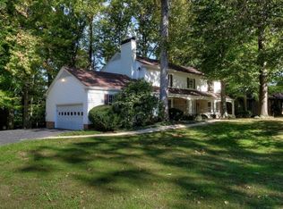 1502 Robin Hood Ln, Johnson City, TN 37604