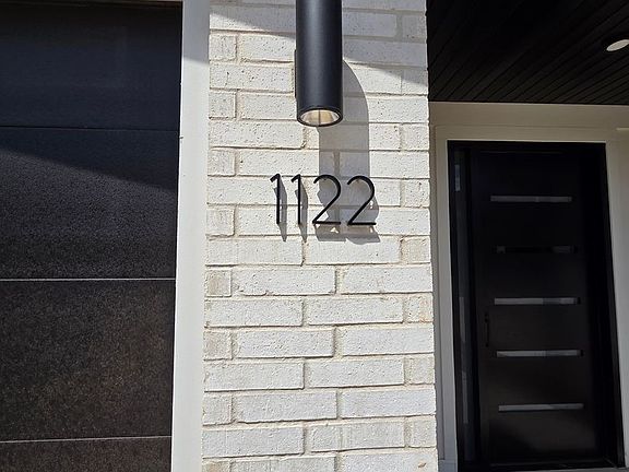 2nd image of 1122 Emilia Ave