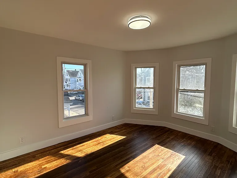 6 Holmes St #2 — Photo 11
