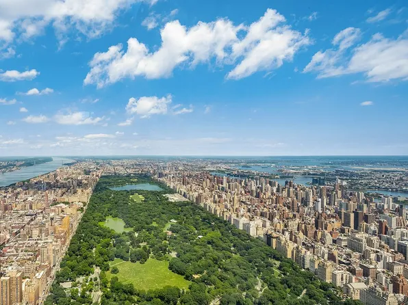 217 W 57th St #127/128, New York, NY 10019