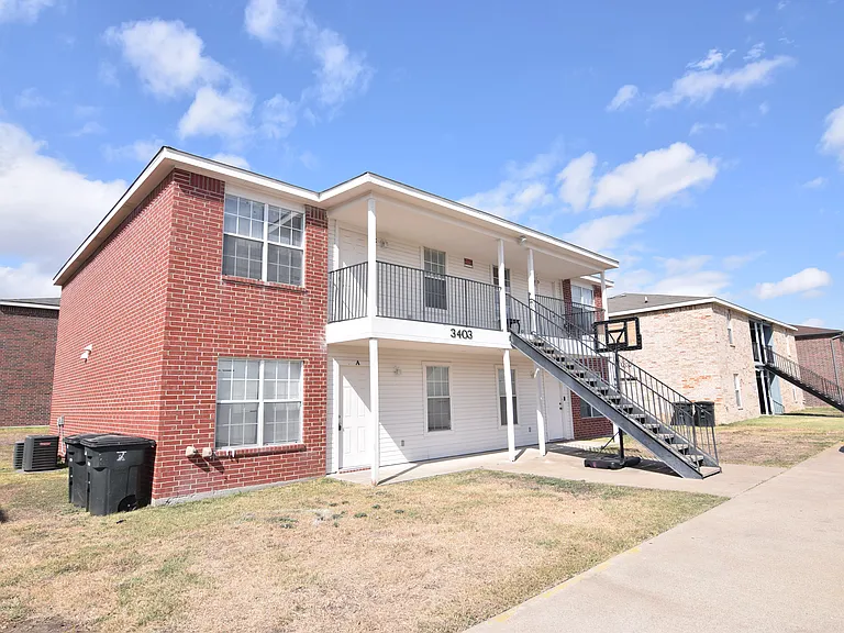 3403 Toledo Dr — Photo 2